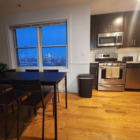 Ferienwohnung Luxurious 2 Bed ! Mins To Nyc! Union City Exterior foto