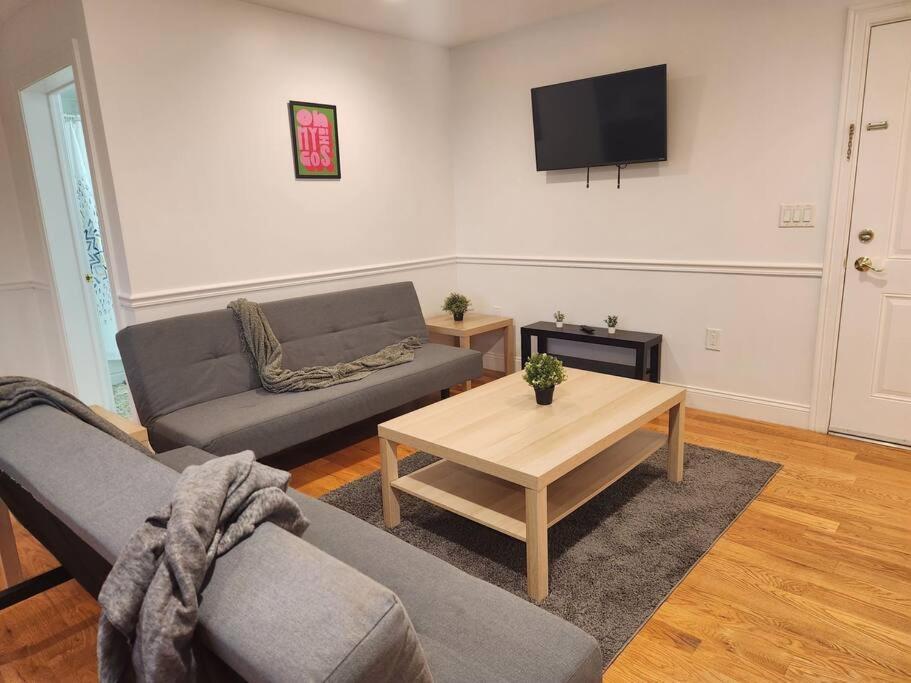 Ferienwohnung Luxurious 2 Bed ! Mins To Nyc! Union City Exterior foto