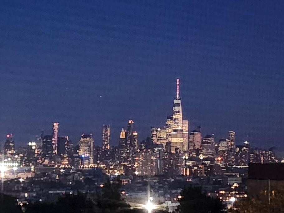 Ferienwohnung Luxurious 2 Bed ! Mins To Nyc! Union City Exterior foto