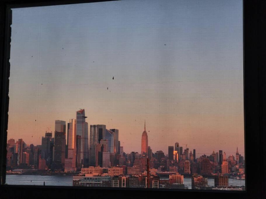 Ferienwohnung Luxurious 2 Bed ! Mins To Nyc! Union City Exterior foto